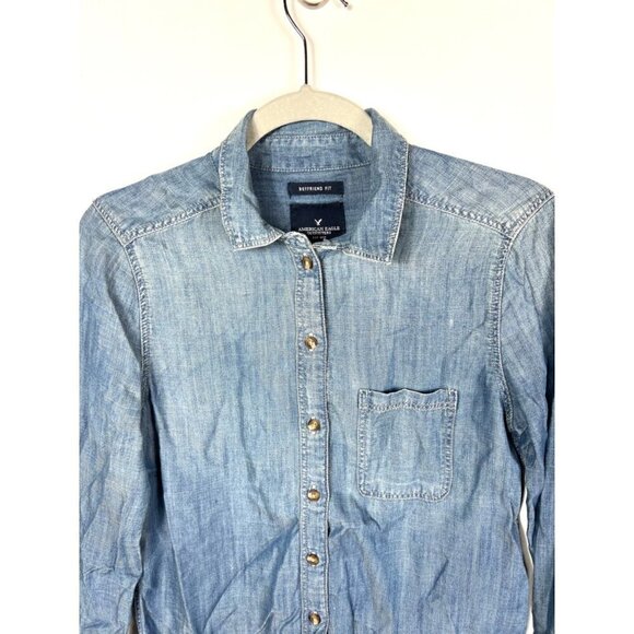 American‎ Eagle boyfriend fit button up chambray top - Picture 2 of 8